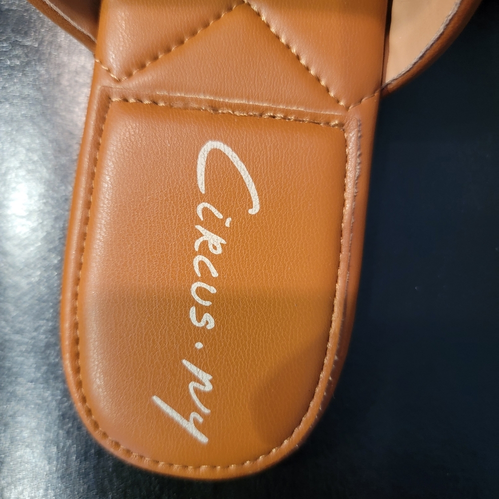 Sandals - Picture 3 of 3